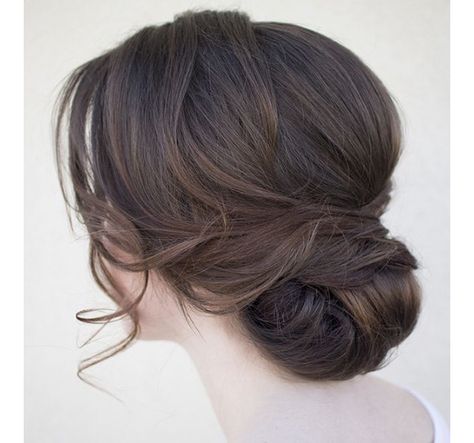 Classic loose chignon ผมทรง Long Pixie, Holiday Party Hair, Ball Hair, Indian Wedding Hairstyles, Bun Updo, Peinados Recogidos, Party Hair, Low Bun, Bridal Updo