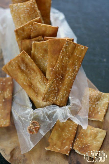 Pretzel Crackers Recipe, Wrestling Snacks, Pretzel Crisps Recipe, Pretzel Crackers, Packer Party, Working Pantry, Stuffed Pretzels, Homemade Crackers Recipe, Crackers Appetizers