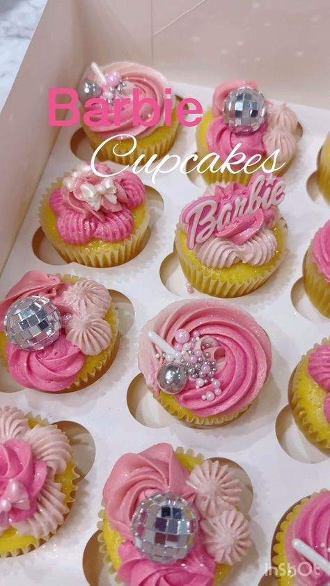 Black Barbie Cupcakes, Barbie Birthday Cupcake Ideas, Barbie Cupcake Cake Ideas, Barbie Cake And Cupcakes, Barbie Party Cupcakes, Barbie Party Cookies, 4th Birthday Barbie Party, Barbie Theme Cupcakes, Barbie Inspired Food