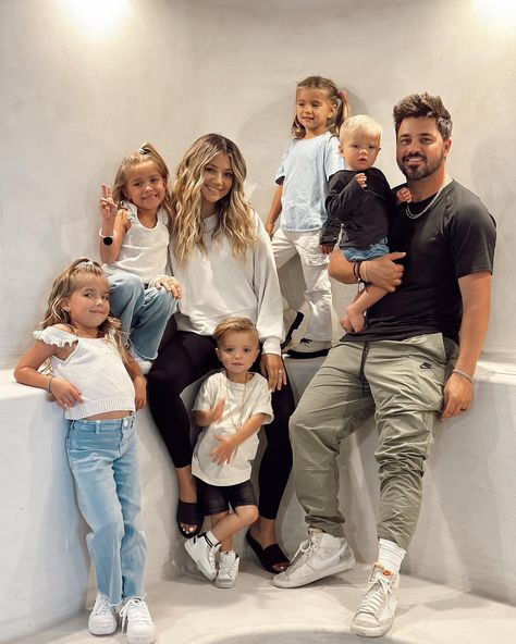 I love them more than anything 💛 | Instagram Madison Fisher, Taytum And Oakley, Cute Family Photos, Instagram Mom, Moms Goals, Foto Baby, Future Mom, Cute Family