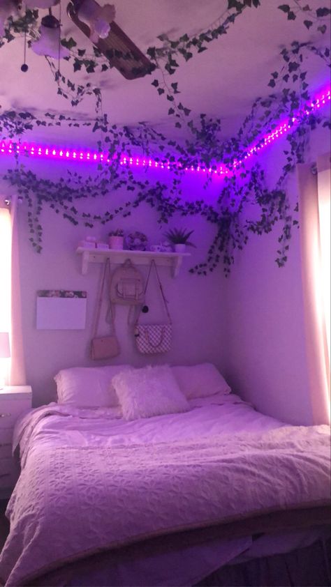 Teenage Bedroom Ideas Led Lights, Bedrooms With Vines And Led Lights, Aesthetic Room With Vines And Led Lights, Vines Led Lights Bedroom, Bedroom Ideas Vines And Lights, Chill Bedroom Vibes Led Lights, Led Lights With Vines Bedroom, Led And Vines Room, Aesthetic Room Ideas With Led Lights And Vines