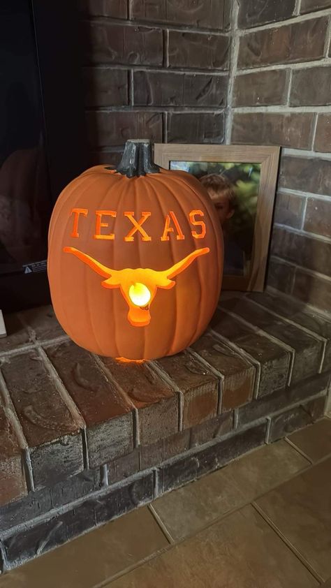 HOOK EM HORNS! 🤘🏼🧡 Hook Em Horns, Quick Saves