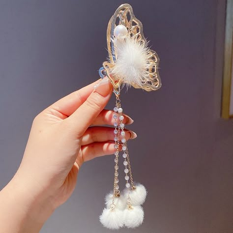 Party New Year, Fancy Accessories, Bead Hair Accessories, Pretty Jewelry Necklaces, Beautiful Hair Accessories, Fotografi Vintage, Butterfly Hair Clip, Flawless Beauty, Hair Accessories Clips