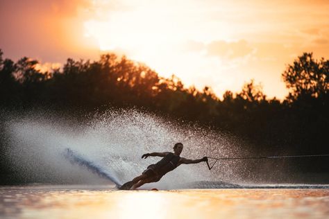 Waterski Aesthetic, Sports Shoot, Water Skis, Water Ski, Summer 2025, Iphone Wallpaper Pattern, Water Sport, Wallpaper Pattern, Water Skiing