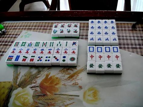 Mahjong Online, Mahjong Tiles, Family Card Games, Mah Jong, Mah Jongg, Card Games For Kids, Player Card, Kids Projects, Summer Games