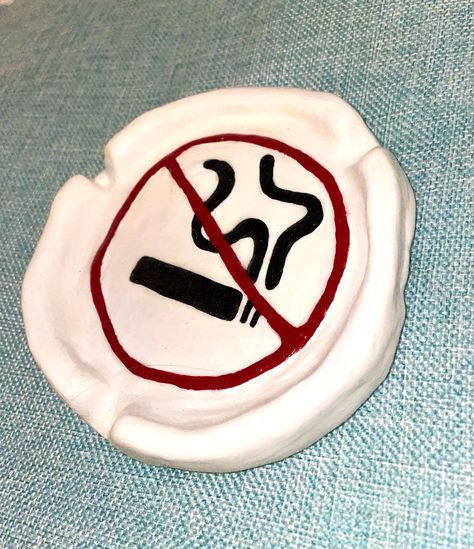 Ashtray Painting Ideas For Men, Clay Ciggerate, Diy Clay Ashtray Aesthetic, Clay Ashtray Ideas Easy, Easy Clay Ashtray, Diy Ashtray Ideas, Clay Crafts Ashtray, Airdry Clay Ash Tray, Handmade Ashtray Clay