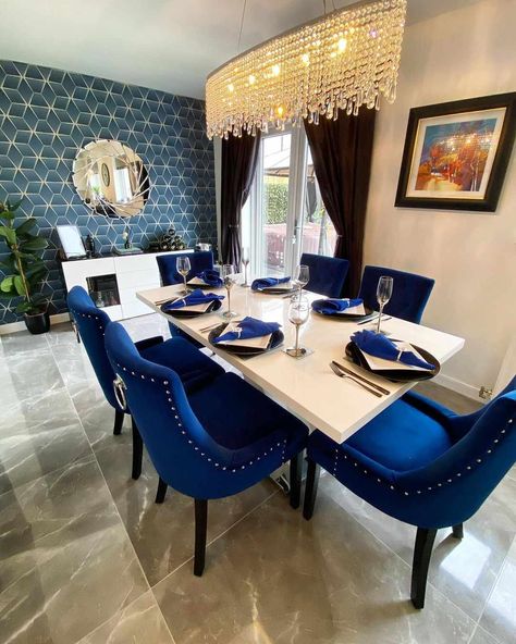 Blue Dinning Room, Blue Dining Room Decor, Gold Dining Room, Blue Living Room Decor, Dining Room Blue, Dinning Room Design, Dining Room Table Decor, Luxury Dining Room, Elegant Dining Room