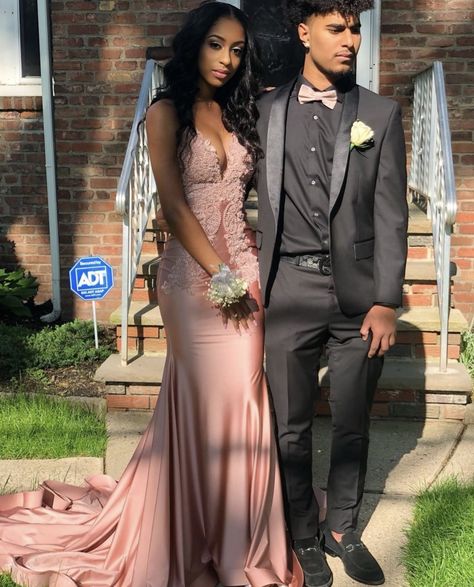 All Black Prom Couple, Pink Prom Couple, Prom Suit And Dress, Couple Prom, Prom Couples, Prom Poses, Prom Girl Dresses, Senior Prom Dresses, Classy Prom Dresses