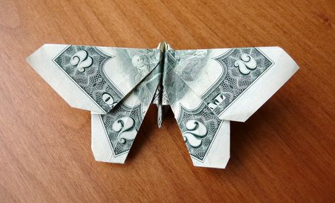 Dollar Bill Origami Race Car. Made with two one dollar bills. You got to admit, this one is pretty good... 2 Dollar Bill Origami, Dollar Bill Butterfly, Butterfly From Paper, Origami Horse, 2 Dollar Bill, Origami Cube, Origami Tattoo, Beautiful Origami, One Dollar Bill