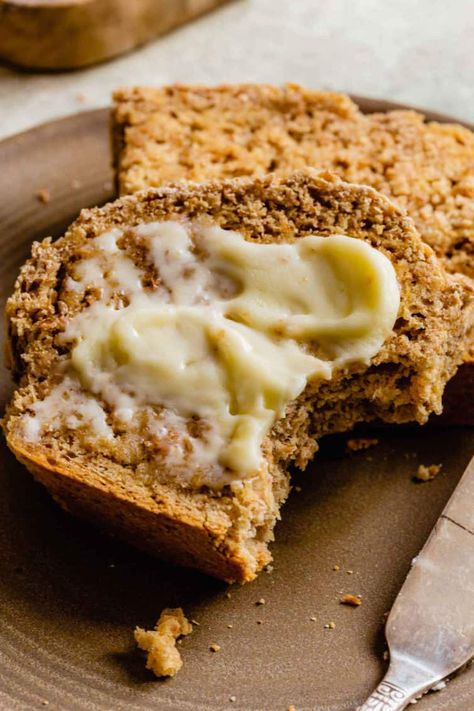 Irish Brown Bread Recipe, Irish Brown Bread, Brown Bread Recipe, Irish Recipes Authentic, Irish Bread, Irish Desserts, Irish Cooking, Irish Soda Bread Recipe, Irish Cuisine