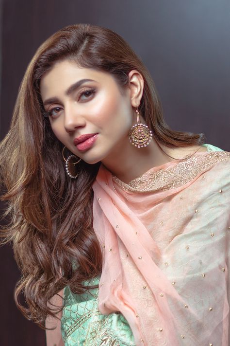 Mahira Khan Photos, Mahira Khan Pics, Maira Khan, Mahira Khan Dresses, Alkaram Studio, Mahira Khan, Salwar Kamiz, Shah Rukh Khan, Eid Collection