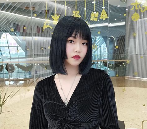 Princess Haircut Bangs, Hime Cut Short Hair With Bangs, Short Hime Haircut With Bangs, Short Hime Cut With Bangs, Hime Cut Short Hair No Bangs, Hime Haircut Short Hair, Hime Bangs Short Hair, Hime Cut With Curtain Bangs, Japanese Short Hair With Bangs