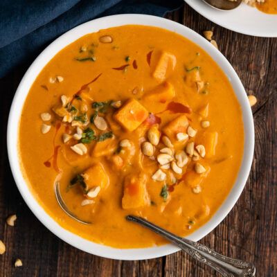 African Peanut Soup - The Wanderlust Kitchen African Peanut Soup Recipe, Peanut Soup Recipe, African Peanut Soup, African Peanut Stew, Creamy Seafood, Chowder Recipes Seafood, Tzatziki Recipes, Peanut Stew, Potatoes Onions