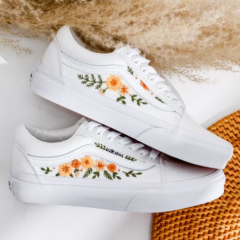 '' Wedding Vans for Bride, Bridal Flowers Embroidered Vans, Custom Floral Embroidered Vans Slip On, Sunflower Shoes, Personalized Bridal Shoes'' 🍀 Price includes Converse Shoes and Floral Embroidery Designs as shown 🍀 🍀 Shoe Type: Vans 🍀 Shoe color:3. Oldskool White 1. DETAILS 🍀 You can send me your Converse, Vans, canvas shoes or I can buy them for you. Custom-ordered embroidered Vans and Converse shoes, please wait another 2-4 days. Each pair is hand embroidered to order, please make sure Bridal Vans, Sunflower Shoes, Wedding Vans, Embroidered Vans, Vans Custom, Converse Platform, Bridal Shoe, Flowers Embroidered, Vans Shoe