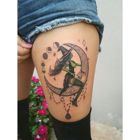 Green Witch Tattoo, Witch Tattoo Ideas, Craft Tattoo, Witch Tattoos, Halloween Sleeve, Witchy Tattoos, Gotik Tattoo, Witchcraft Tattoos, Small Wave Tattoo