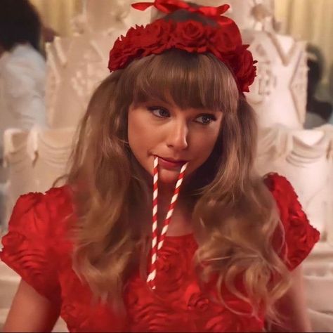 Taylor Swift Pfp, Taylor Swift Red Album, Taylor Swift Music Videos, Miss Americana, Taylor Red, Taylor Swift Cute, Taylor Swift Music, Swift Photo, Red Icons:)