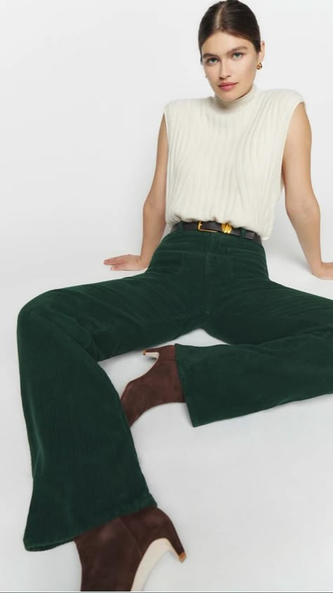 Dark Green Pants Outfit, Jacket And Dress Outfit, Green Jeans Outfit, Flat Outfits, Therapist Outfit, Dark Green Jeans, Wide Leg Corduroy Pants, Corduroy Pants Outfit, Green Pants Outfit