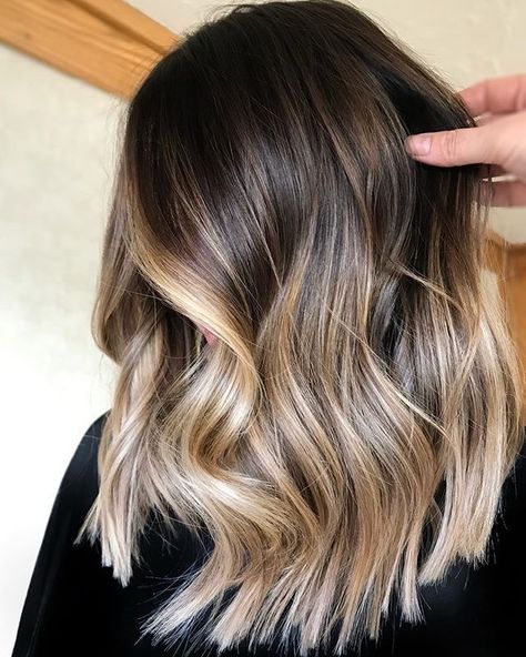 Blond Balayage, Brunette Balayage Hair, Brown Hair Balayage, Balayage Brunette, Short Hair Color, Brown Blonde Hair, Hair Color And Cut, Hair Color Balayage, Blonde Balayage