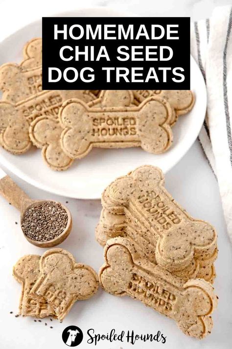 Homemade Chia Seed Dog Treats Best Dog Treats, Pet Treats Recipes, Dog Treats Homemade Easy, Organic Dog Treats, Easy Dog Treat Recipes, Dog Biscuit Recipes, Easy Dog Treats, Healthy Dog Treats Homemade, Treats For Dogs