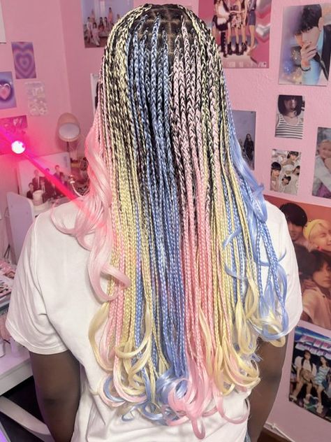 Blonde And Blue Braids Black Women, Pastel Box Braids, Blue And Black Braids, Black Braids Hairstyles, Braided Hairstyles Box Braids, Hairstyles Box Braids, Rainbow Braids, Butterfly Haircut, Cute Box Braids