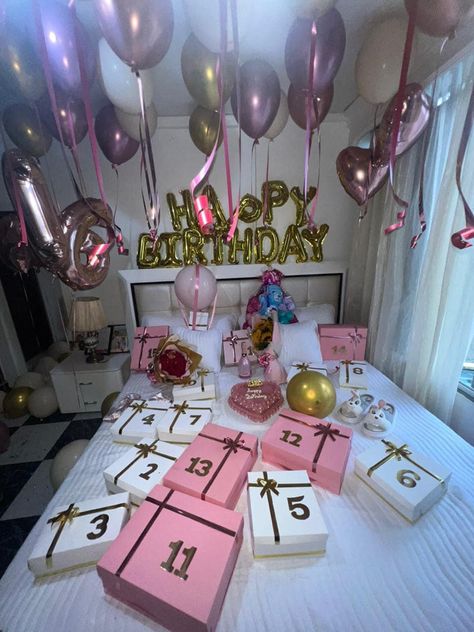 Sweet Sixteen Birthday Gifts, Birthday Room Set Up, Decorate Room For Birthday Surprise, Sweet 16 Hotel Party Ideas, Decorated Hotel Room For Birthday, Birthday Room Surprise, 15th Birthday Decorations, Sweet 16 Party Themes, 15th Birthday Party Ideas