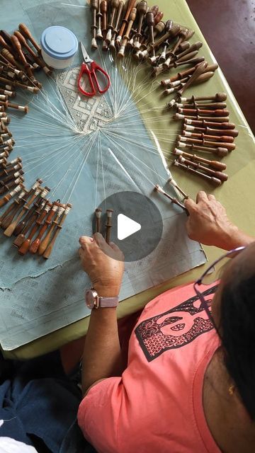 Bobbin Lace Making, How To Make Lace, Belgian Lace, Torchon Lace, Bobbin Lace Tutorial, Bobin Lace, Lace Bobbins, Embroidery Bobbins, Cluny Lace