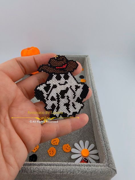 Brick Stitch Halloween Earrings, Brick Stitch Bracelet Pattern, Brick Stitch Pattern Earring, Brick Stitch Tutorial, Diy Seed Bead Earrings, Seed Bead Pattern, Bead Loom Pattern, Halloween Beads, Beading Patterns Free