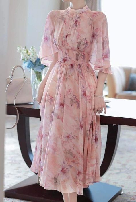 Gaun Koktail, Modest Dresses Casual, Elegant Dresses Classy, Stylish Dress Book, Frock Design, Stylish Dress Designs, Modest Fashion Outfits, Fashion Design Clothes, Mode Inspiration