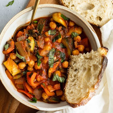 Chickpea Ratatouille Easy Ratatouille Recipes, Ratatouille Recipe, Vegan Chickpea, Sweet Potato Soup, Canned Chickpeas, Hearty Meals, Vegan Recipes Easy, Vegan Dinners, Skillet