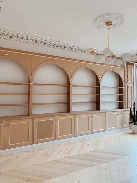 Looking Back On 2020. - KATE LA VIE by Kate Spiers Kate Spiers, 아파트 인테리어, Boutique Interior, Store Interior, Built In Shelves, Home Library, Front Room, Built Ins, 인테리어 디자인