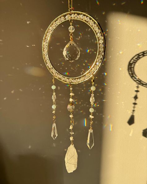 Damla & Dominika (@_didi_love_) • Instagram photos and videos Moon Suncatcher Diy, Sun And Moon Dreamcatcher Diy, Beaded Wire Art, Moon And Star Dreamcatcher, Beads And Wire Sun Catcher, Gold Dreamcatcher, Mummy Crafts, Crystal Suncatchers Diy, Suncatcher Diy