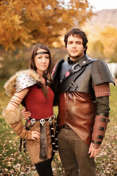 Dragon Couple Costume, Couple Costume Diy, Astrid And Hiccup, Astrid Costume, Dragon Couple, Unique Couple Halloween Costumes, Diy Couples Costumes, Couple Costume, Hiccup And Astrid