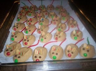 Peanut Butter Christmas Mice Recipe Christmas Mice Cookies Recipe, Mice Cookies, Peanut Butter Mouse, Mouse Recipes, Christmas Eats, Christmas Mice, Just A Pinch Recipes, Land O Lakes, Just A Pinch