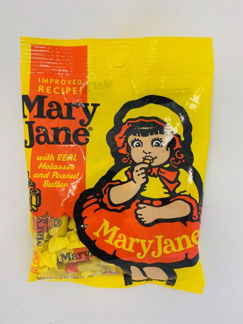 Mary Jane makes a sweet comeback - The Boston Globe The Bluest Eye, Old School Candy, Corporate Holiday Gifts, Nutter Butter Cookies, Giant Candy, Nutter Butter, Candy Companies, Classic Candy, Peg Bag