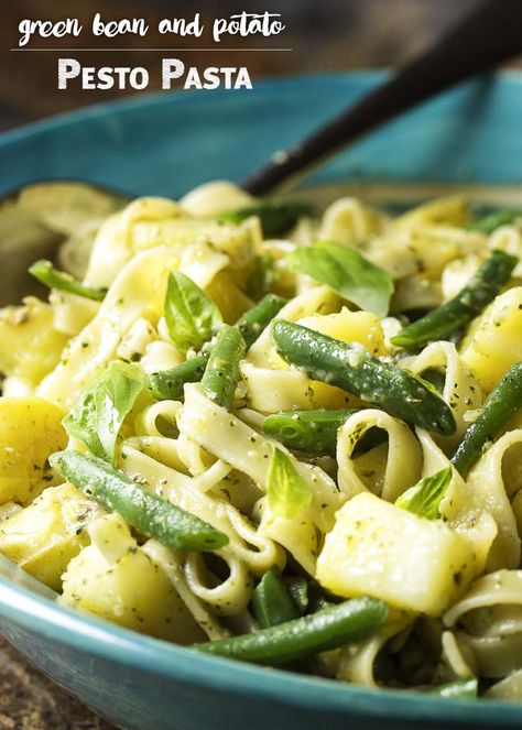 This vegetarian main course is based on a classic dish from Liguria where pesto sauce is paired with pasta, potatoes, and green beans. Easy, one pot meal! | justalittlebitofbacon.com Green Beans Easy, Peach Quick Bread, Pasta With Green Beans, Olive Pesto, Beans And Potatoes, Pesto Recipes, Potatoes And Green Beans, Pesto Potatoes, Vegetarian Main Course