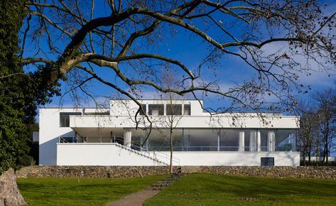 Ludwig Mies van der Rohe’s Villa Tugendhat returns to form Tugendhat House, Villa Tugendhat, Form Architecture, Houses Architecture, Ludwig Mies Van Der Rohe, Architecture Wallpaper, Santiago Calatrava, Van Der Rohe, Mies Van Der Rohe