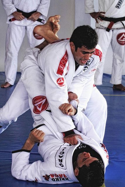 Seminario Otavio Sousa (Campeao Mundial BJJ)- Gracie Barra PE - Prof. Ze Radiola by RSpencer, via Flickr Grappling Techniques, Brazilian Jujitsu, Gracie Barra, Martial Arts Forms, Jiu Jitsu T Shirts, Martial Arts Quotes, Martial Arts Boxing, Jiu Jitsu Gi, Martial Arts Workout