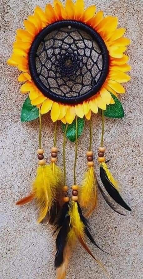 Sunflower Wall Hanging, Diy Dream Catcher, Atrapasueños Diy, Diy Dream Catcher Tutorial, Making Dream Catchers, Hippie Crafts, Dream Catcher Patterns, Dream Catcher Tutorial, Beautiful Dream Catchers