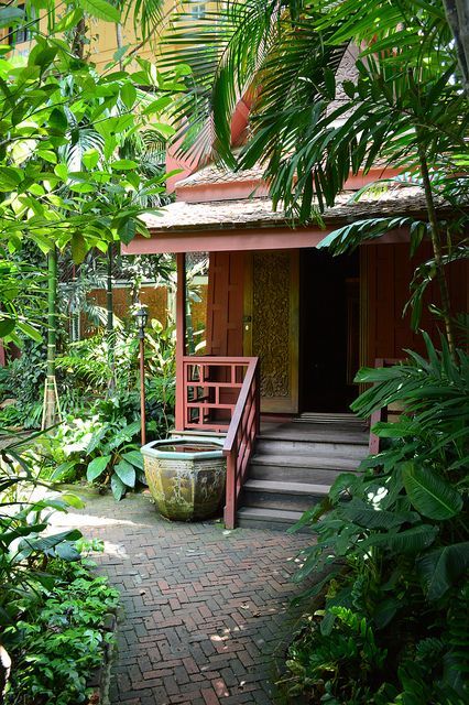 Jim Thomsons House and Garden, Bangkok, Thailand Thai Houses, Balinese Garden, Asian House, Tropical Garden Design, Jungle Gardens, Thai House, Eating Area, Famous Gardens, Jim Thompson