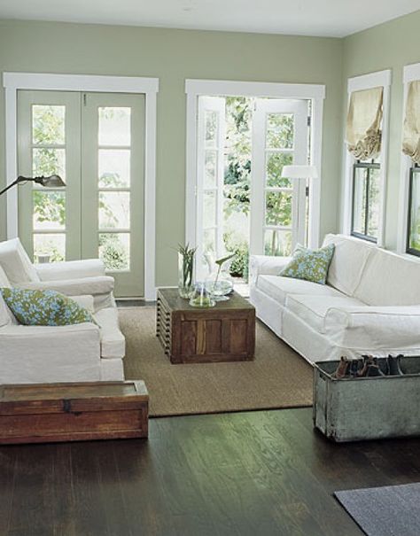 Dwell Beautiful takes a look at the farmhouse trends and gives you easy tips and tricks for getting the farmhouse look in each room of your home. Farmhouse Sofa Table, French Country Decorating Living Room, French Country Living, Cottage Decorating, French Country Living Room, Country Living Room, Living Room Green, Design Seeds, Living Room Remodel