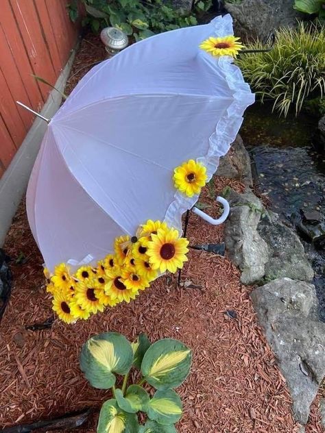 Umbrella Decorations Creative, Sunflower Umbrella, Dog Umbrella, Bridal Umbrella, Mehendi Decor, Umbrella Decorations, Old Bollywood Songs, Wedding Crafts Diy, Random Inspiration