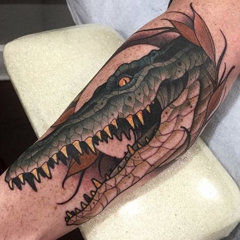 Crocodile aligator tattoo Realistic Crocodile Tattoo, Crocodile Head Tattoo, Traditional Crocodile Tattoo Design, 3d Alligator Tattoo, Alligator And Crocodile Tattoo, Alligator Head Tattoo, Alligator Tattoos, T Rex Tattoo, Alligator Tattoo