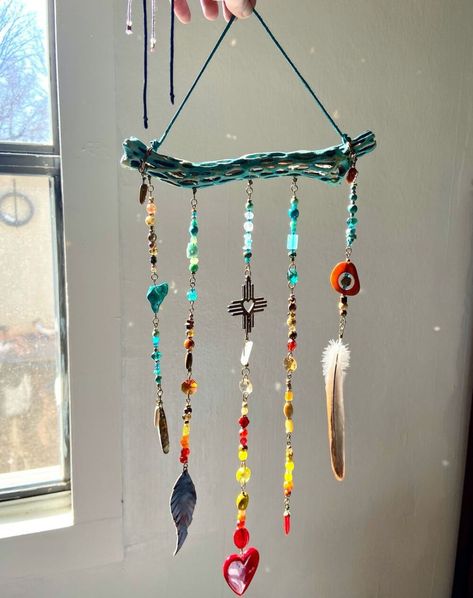 34 Sun Catcher Ideas That Brighten Up Every Space Light Catchers Diy, Sun Catcher Ideas, Sun Catchers Diy, Diy Windchimes, Windchimes Diy, Suncatcher Diy, Love Moon, Mom Stuff, Brass Bells