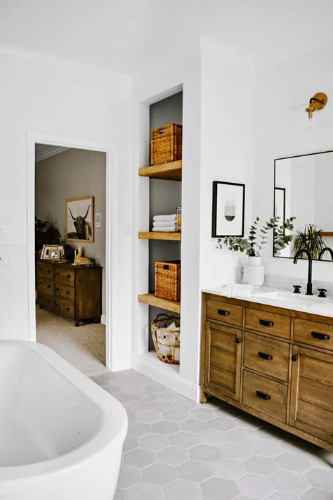 Simple Tricks to Create a Spa-Like Bathroom on a Budget Modern Eclectic Bathroom, Modern Country Bathroom, Bathroom Closet Organization Ideas, Bathroom Linen Closet, Bathroom Closet Organization, Open Bathroom, Closet Organization Ideas, Farmhouse Flooring, Eclectic Bathroom