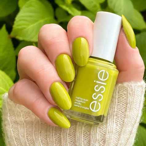 Lime Gel Nails, Essie Piece Of Work, Lime Green Manicure, Lime Green Yellow Nails, Chartreuse Green Nails, Mustard Green Nails, Lime Green Nail Polish, Yellowish Green Nails, Lime Color Nails