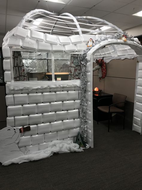 Gnome Cubicle Decorations, Snow Globe Office Cubicle, Cubicle Winter Wonderland, Christmas Cubical Decorating Contest, Winter Wonderland Desk Decorations, Igloo Cubicle, Diy Igloo Indoor, Cubicle Christmas Decor Ideas, Yeti Door Decorations For School