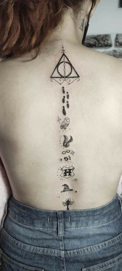 Tattoo Ideas For Harry Potter, Harry Potter Tattoos Spine, Harry Potter Back Tattoo Women, Back Tattoo Harry Potter, Hogwarts Houses Tattoo, Best Friend Tattoos Books, Hogwarts Tattoo Ideas, Harry Potter Tattoos Color, Harry Potter Dobby Tattoo