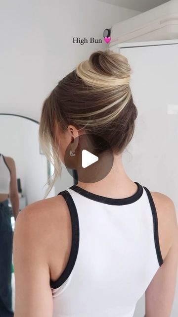 Lydia on Instagram: "💫 High Bun tutorial 💫 

Save for your next updo 🩷🩷

#hairstyle #tutorial #bunhairstyle #updohairstyles #hairreel #hairtutorial" Easy Updo High, Easy Office Hairstyles Medium Simple Updo, Updo Hairstyles How To, Hi Bun Hairstyles, Hair Styles High Bun, Fine Hair Tutorials, Hairstyle Updo Easy, French Twist Updo Tutorial, Bun Hairstyles Tutorials