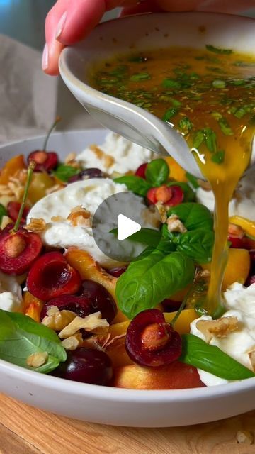 Sherri Davidson on Instagram: "PEACH CHERRY & BURRATA SALAD:
- 2 yellow peaches
- 2 white peaches
- 1 cup of sweet red cherries (pitted + sliced)
- 2 balls of burrata 
- 1 cup of basil
- 1/4 cup chopped raw walnuts 

DRESSING:
- 1/4 cup extra virgin olive oil
- 1/4 cup red wine vinegar 
- 2 tbsp maple syrup @taconic_distillery 🤌🏼
- 1 tbsp oregano
- handful of chopped basil
- 1/2 lemon juice
- salt and pepper to taste 

#peachandburrata #peach #burrata #summer #summerrecipes #summersalad #salad #saladrecipe #easyrecipes #easymeals #sogood #delicious #yummy #healthylifestyle #healthyfood #healthy #healthyeating #fresh" Cherry Burrata, Peach Burrata, White Peaches, Cherry Tomato Salad, Keto Salads, Burrata Salad, Instagram Recipes, Grilled Peaches, Half Baked Harvest