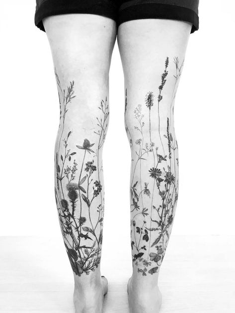 Fineline Tattoos - Feine und naturgetreue Natur- und Tiermotive 27 Tattoo, Tatoo Dog, Tattoos Sleeve, Wildflower Tattoo, Cat Tattoos, Sleeve Ideas, Leg Sleeve Tattoo, Tiny Tattoo, Floral Tattoo Design